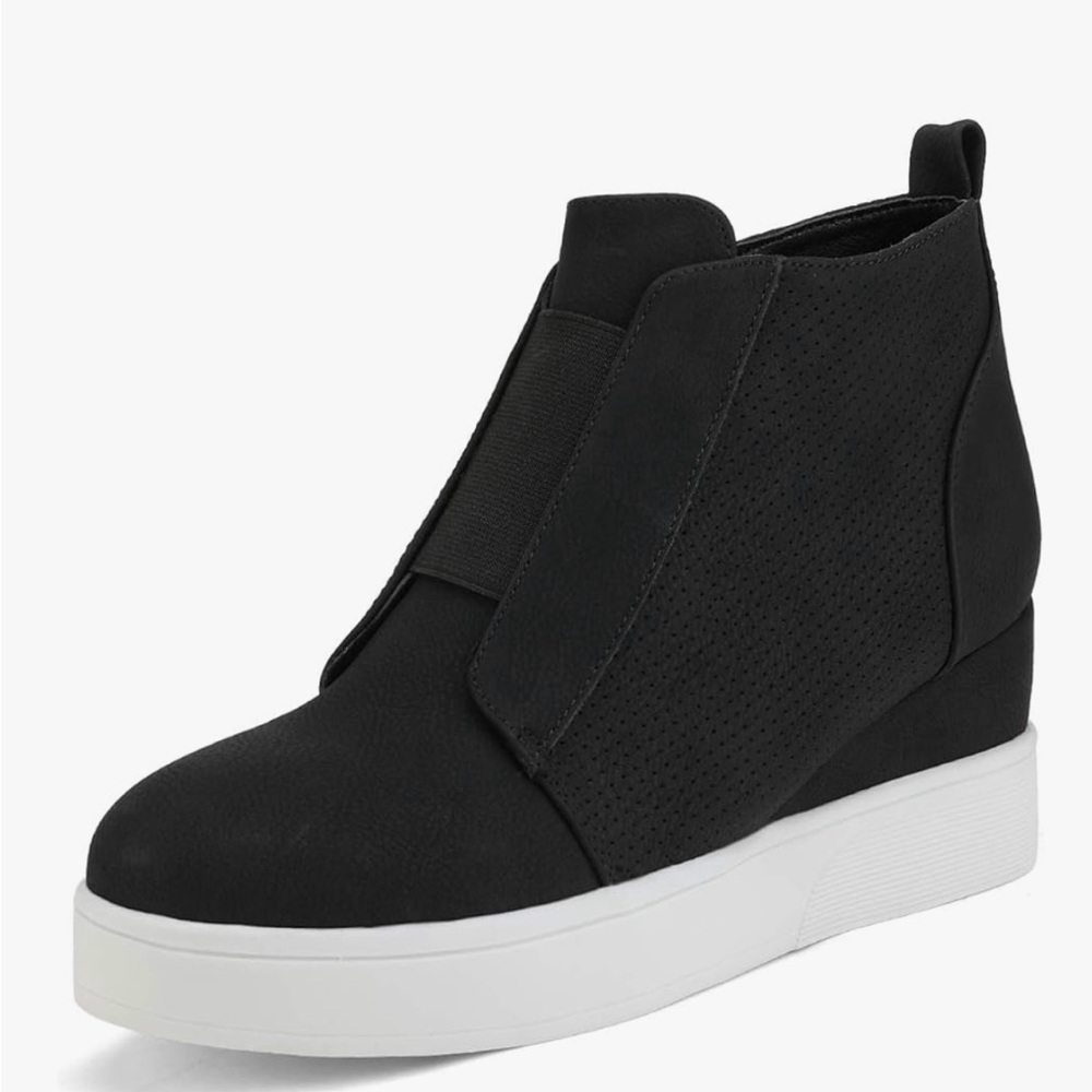 Women's Black Slip-On Wedge Sneakers Dream Pairs NIB womens size 8